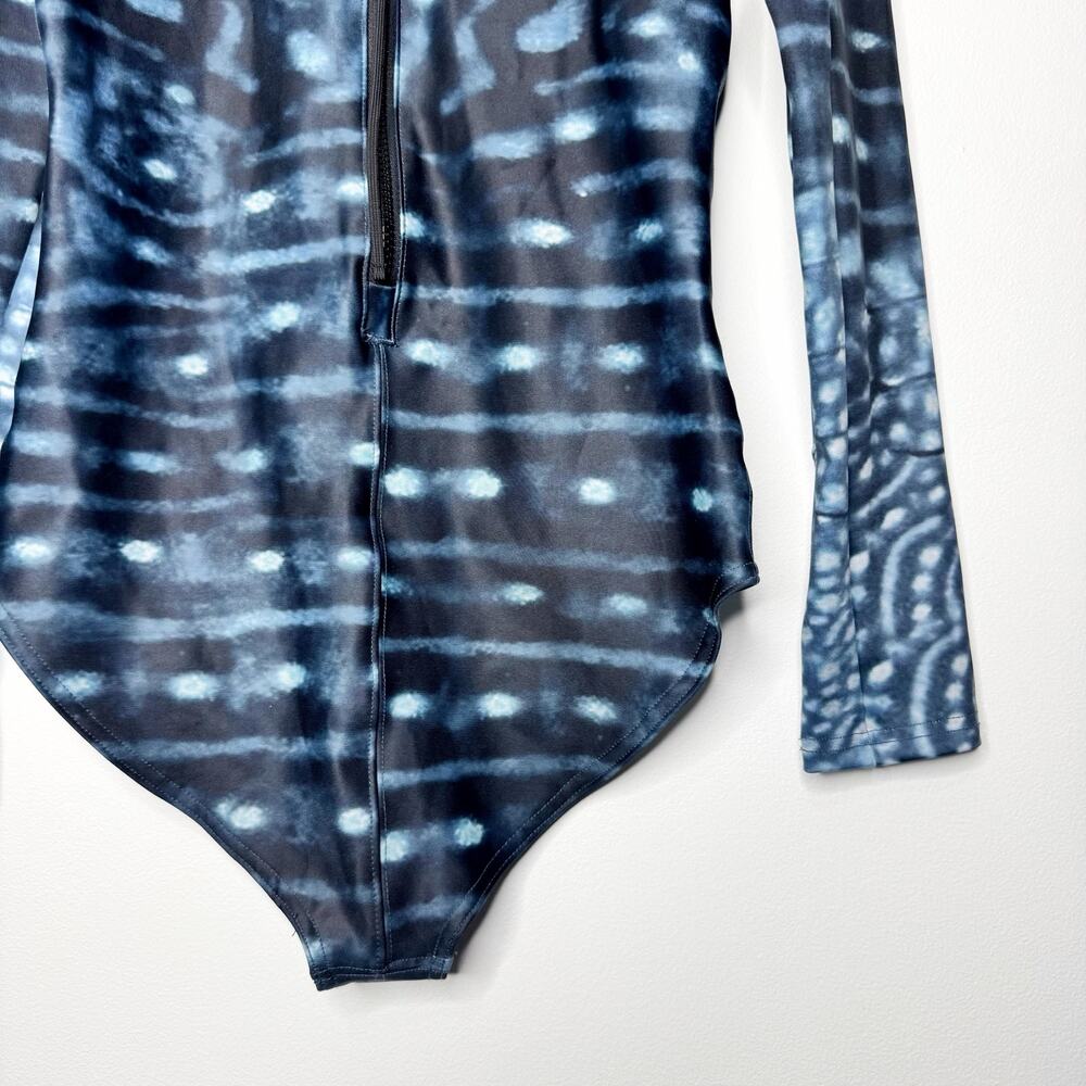NWT Waterlust Whale Shark Rashguard Sun Suit in size Large - Picture 9 of 11